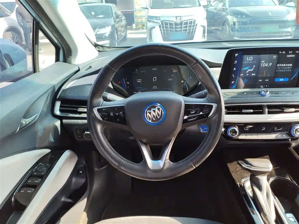 Velite 6 PHEV Connected Smart