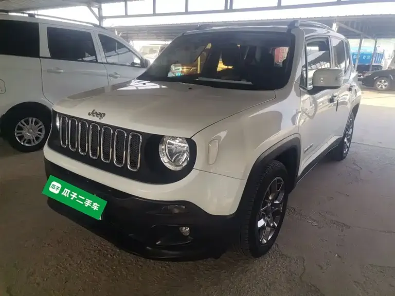 Jeep Renegade 180 T Auto Dynamic +