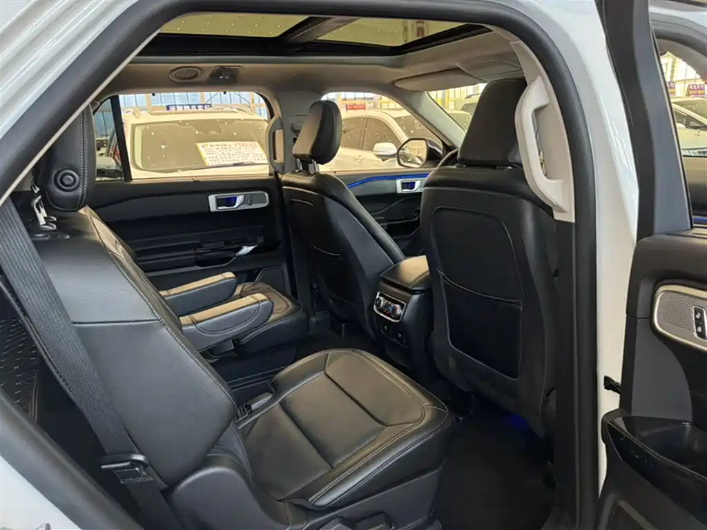 Explorer EcoBoost 285 4 WD Titanium 6-seat