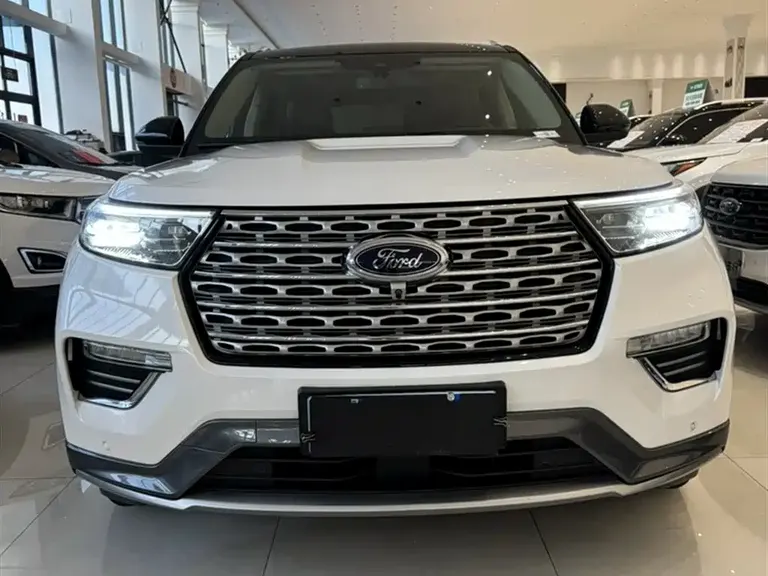Ford Explorer EcoBoost 285 4 WD Titanium 6-seat