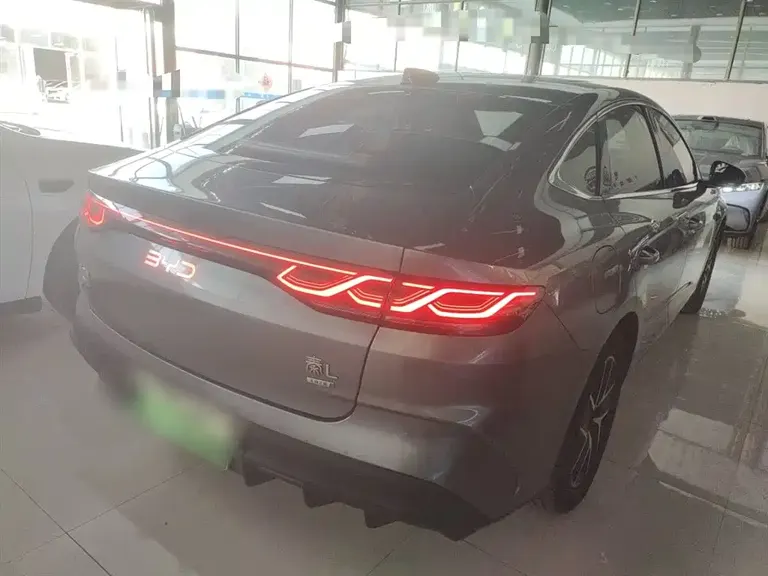 BYD Qin L DM-i Smart Drive 120 KM Transcend
