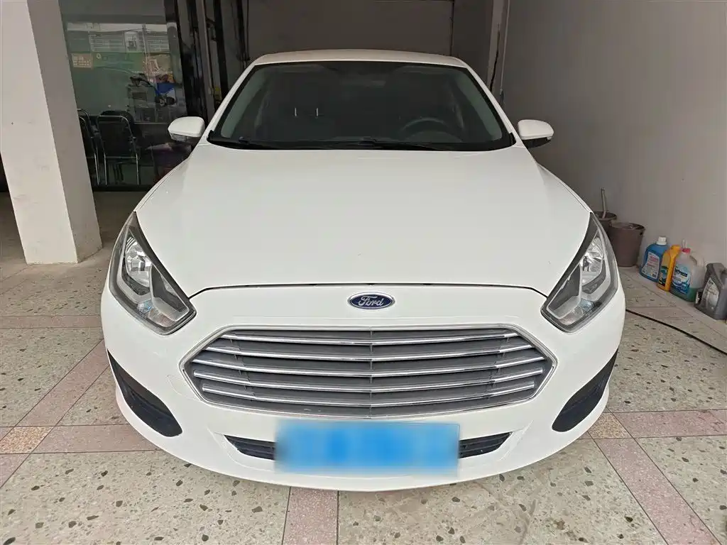 Escort Facelift 1.5 L Auto Quality Enjoyment( ) CN-VI