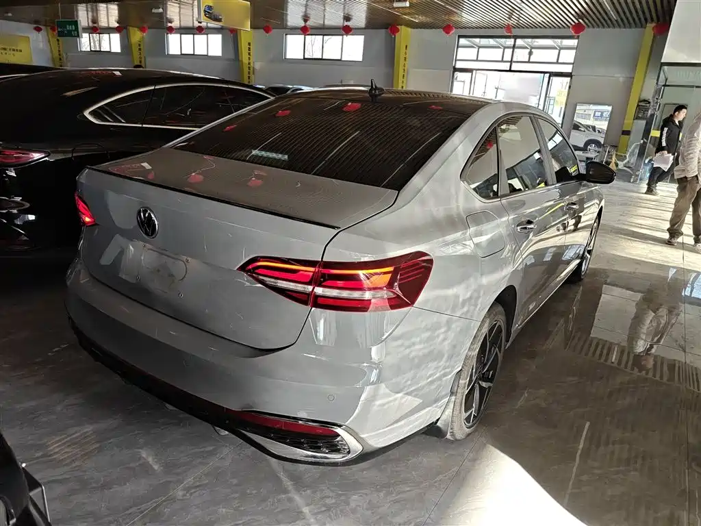 Lavida 280 TSI DSG Starry Sky Manyi