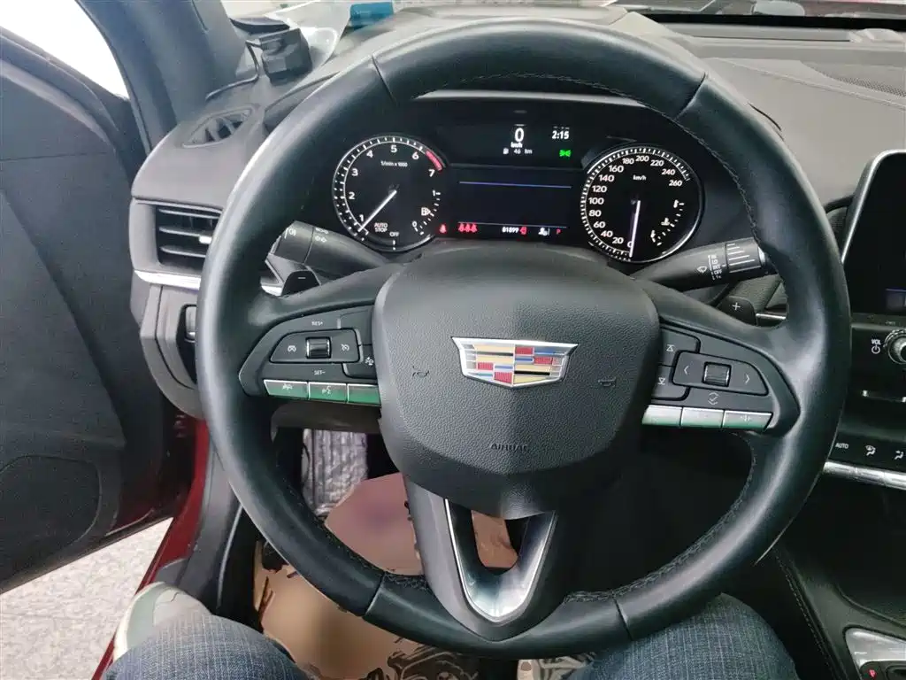 Cadillac CT4 28 T Fashion