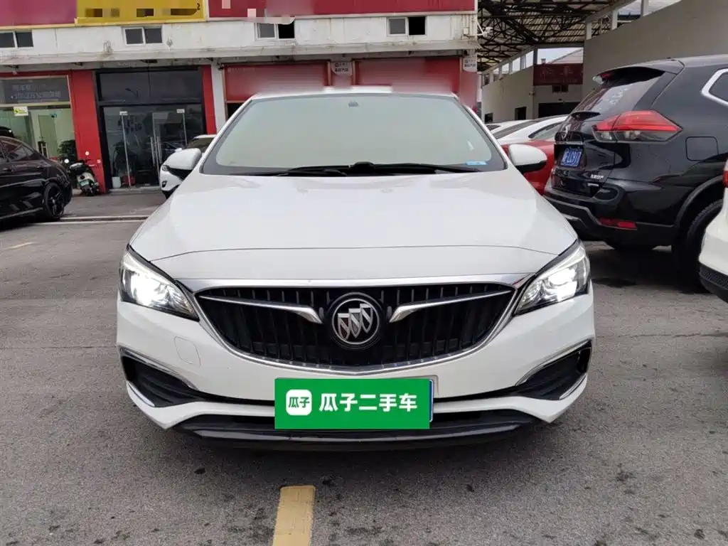 Verano Sedan 15 S Auto Leading