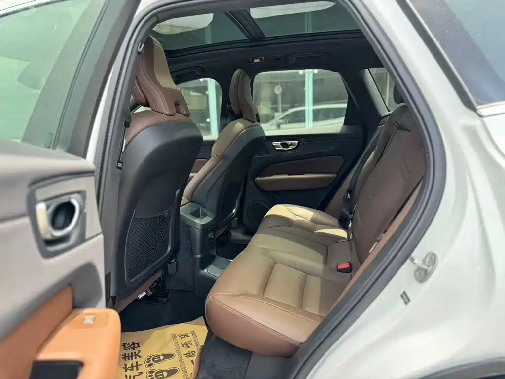 Volvo XC60 PHEV PHEV Hybrid Long Range 4 WD Smart Vision Luxury