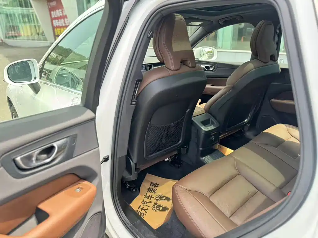Volvo XC60 PHEV PHEV Hybrid Long Range 4 WD Smart Vision Luxury