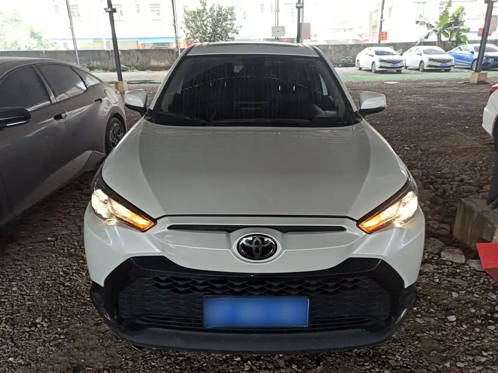 Frontlander 2.0 L CVT Leading