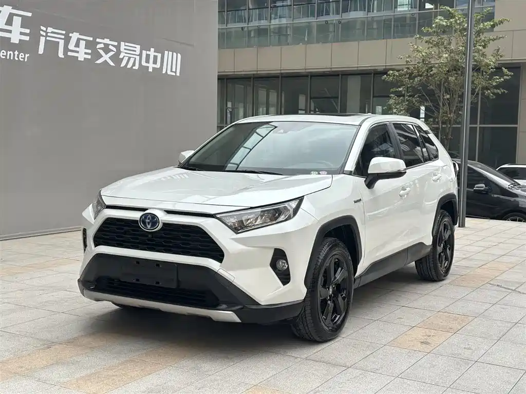 RAV4 Facelift Dual Engine 2.5 L E-CVT 4 WD Elite PLUS