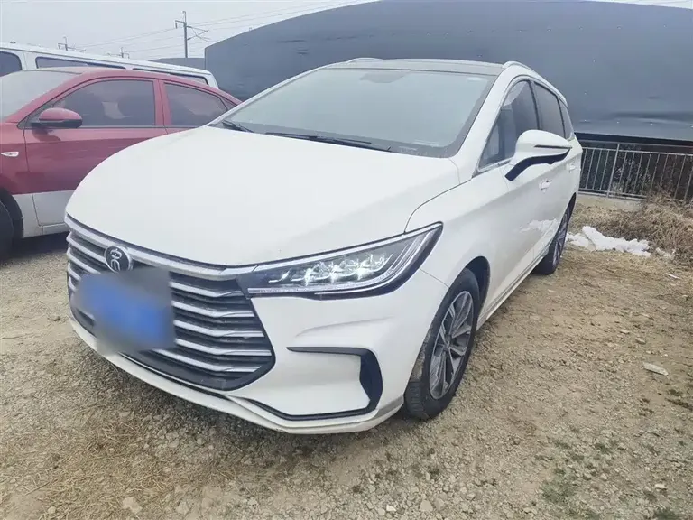 BYD Song MAX Upgraded 1.5 T Auto Distinguished 6-seat