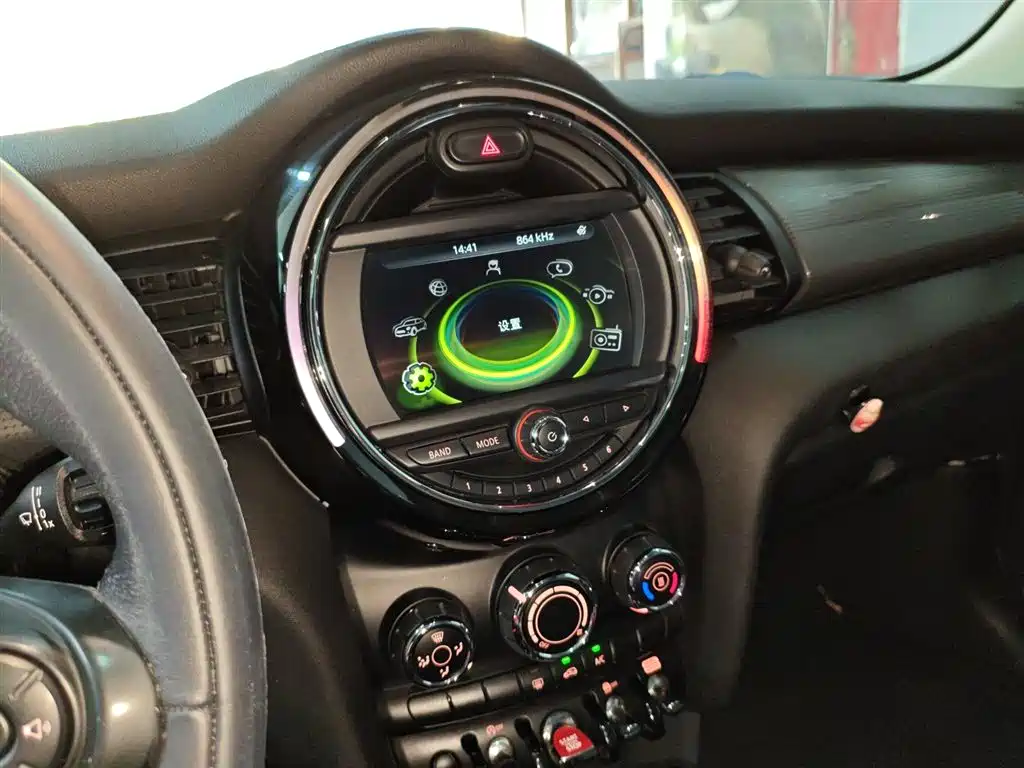 MINI 1.5 T COOPER 5-door