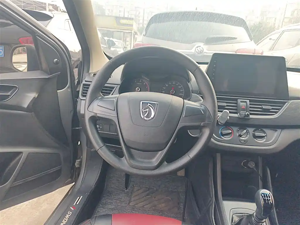 Baojun 310 W 1.2 L Manual Value CN-V