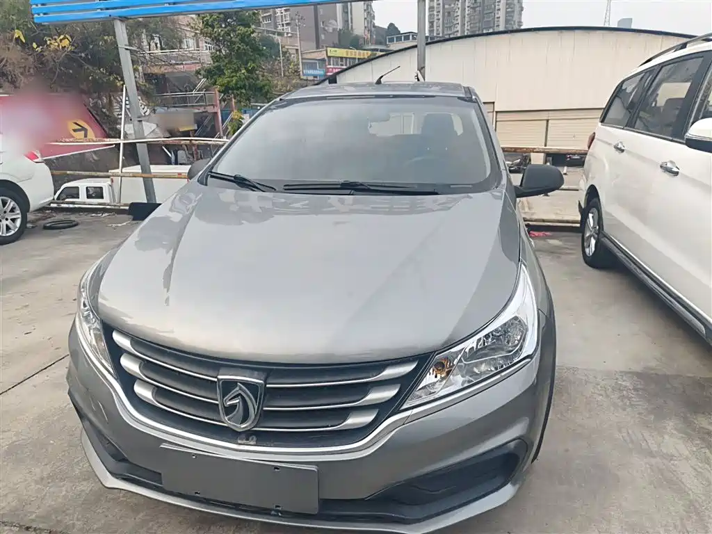 Baojun 310 W 1.2 L Manual Value CN-V
