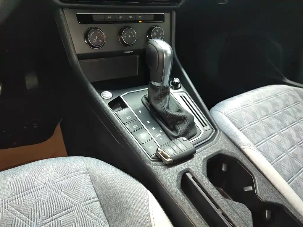 Lavida 300 TSI DSG Manyi