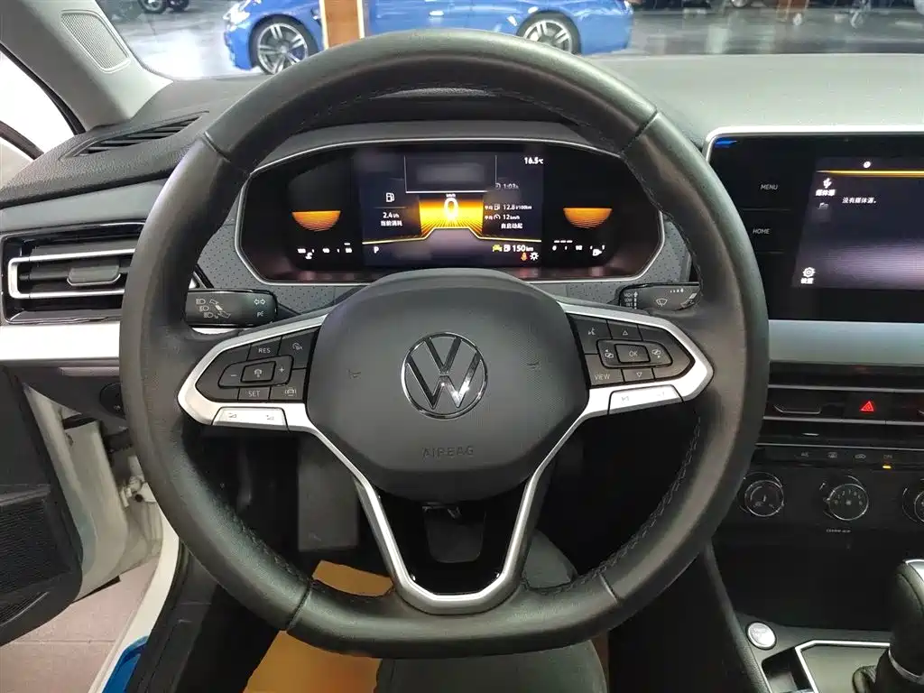 Lavida 300 TSI DSG Manyi