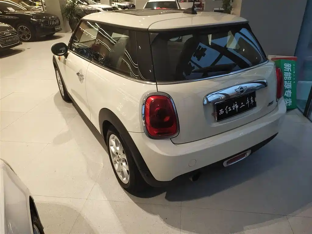 MINI 1.2 T ONE Pioneer