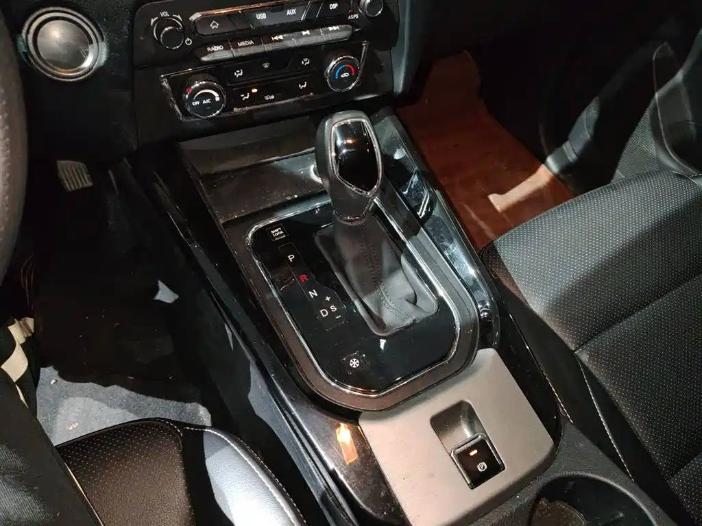 Fengguang S560 风光S560 2018款 1.8 L CVT精英型 7座