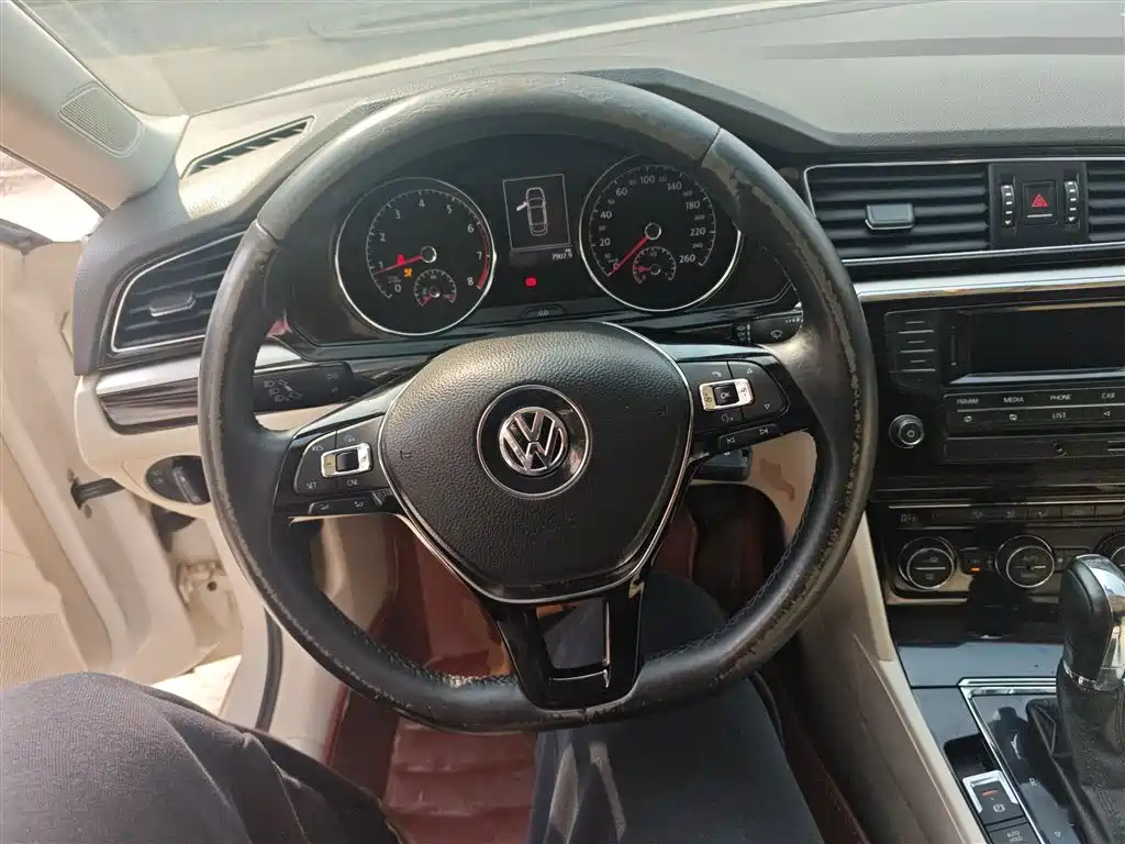 Lamando 280 TSI DSG Comfort
