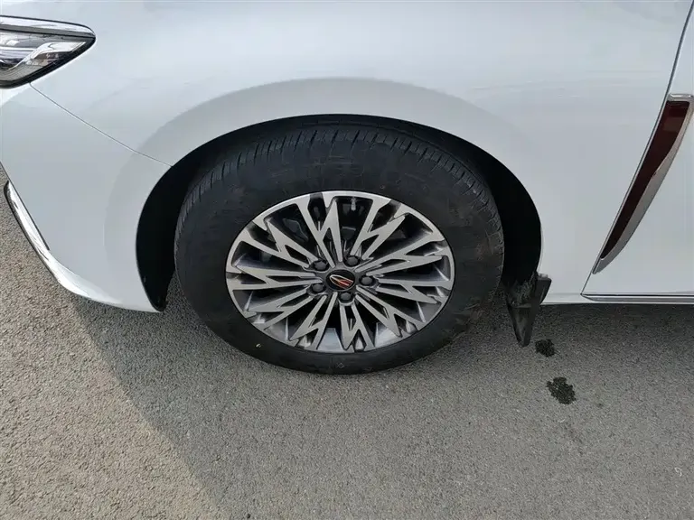 Hongqi H5 1.5 T DCT Flagship Charm