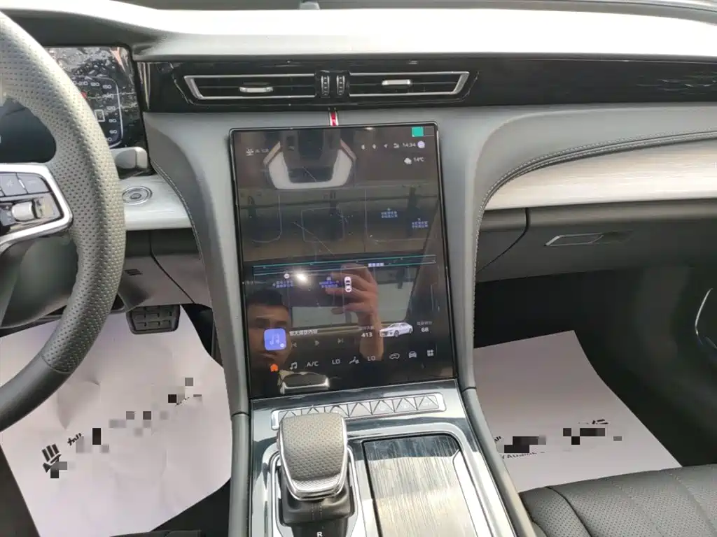 Hongqi H5 1.5 T DCT Flagship Charm