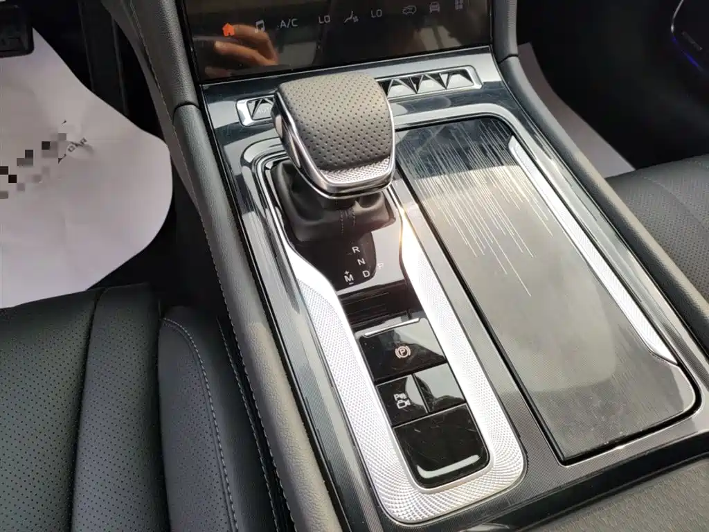 Hongqi H5 1.5 T DCT Flagship Charm