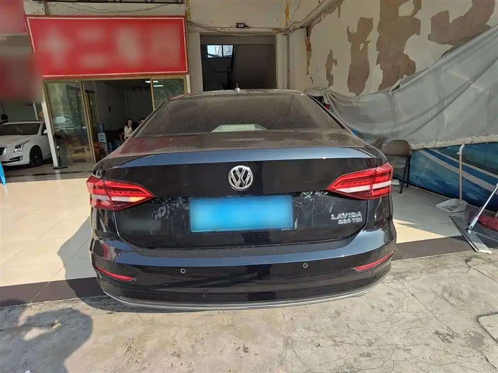Lavida 280 TSI DSG Luxury CN-V