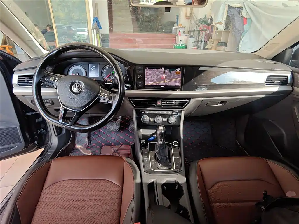 Lavida 280 TSI DSG Luxury CN-V