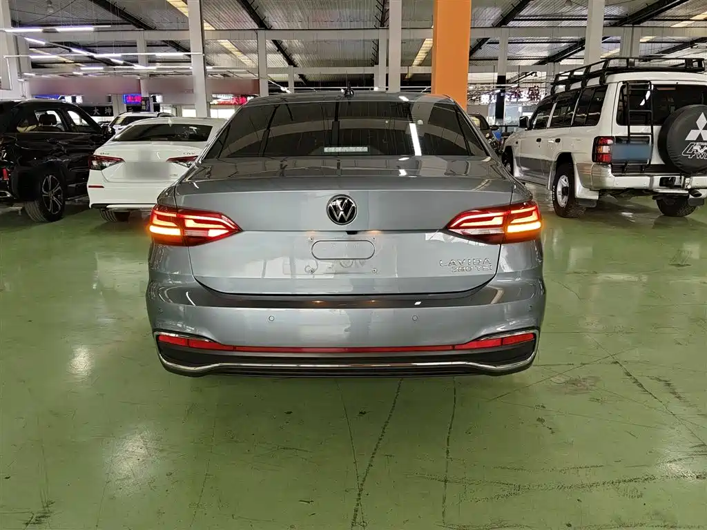 Lavida 280 TSI DSG Forever