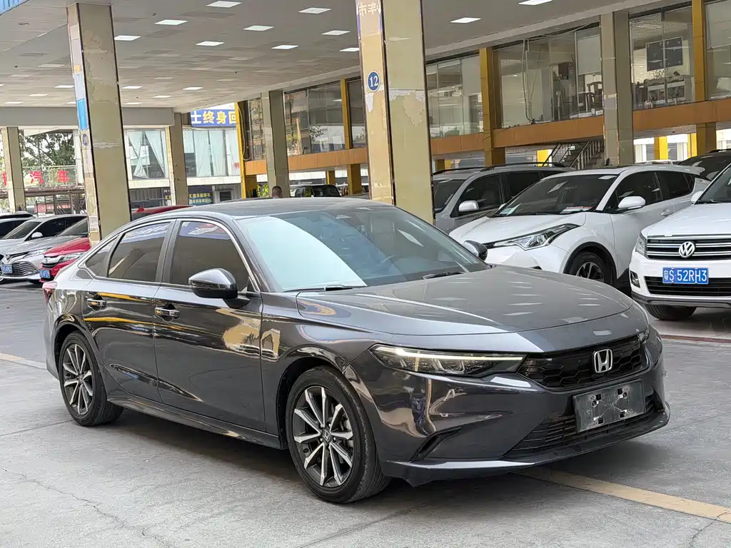 Integra 240 TURBO CVT Luxury