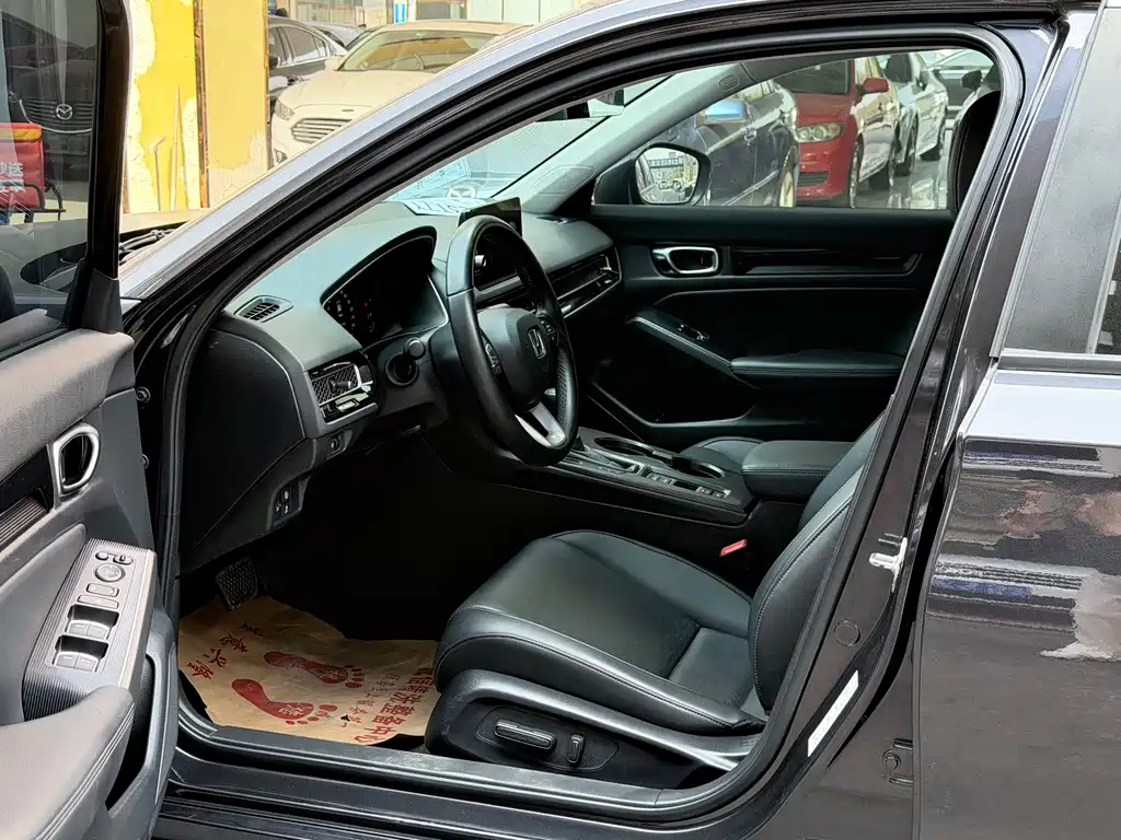 Integra 240 TURBO CVT Luxury