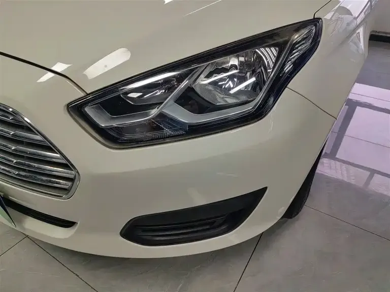 Ford Escort Facelift 1.5 L Auto Comfort