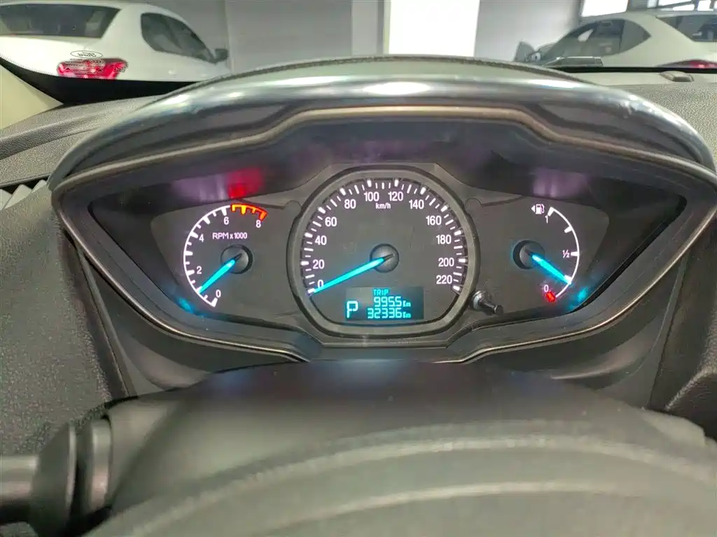 Escort Facelift 1.5 L Auto Comfort
