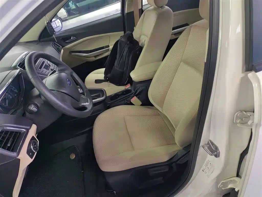 Escort Facelift 1.5 L Auto Comfort
