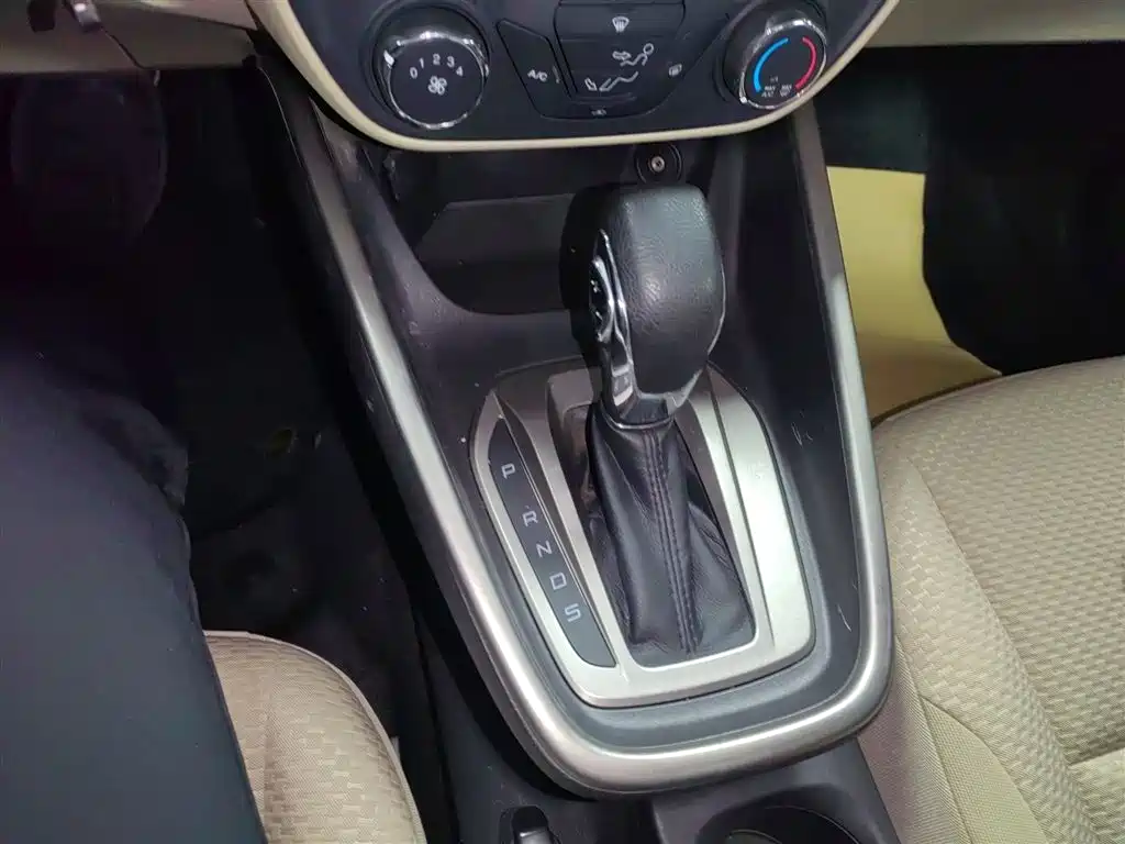 Escort Facelift 1.5 L Auto Comfort