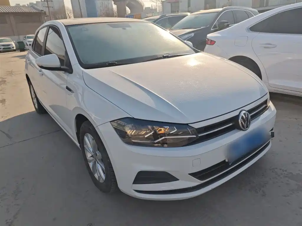 Polo Plus 1.5 L Auto Colorful Tech