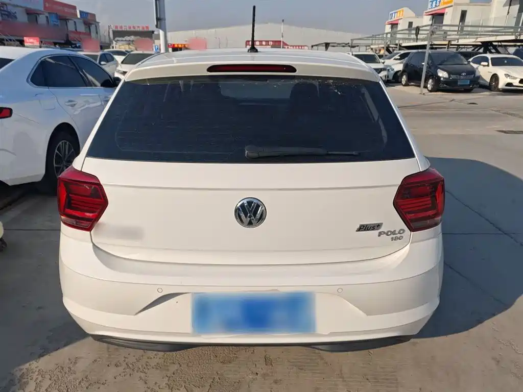 Polo Plus 1.5 L Auto Colorful Tech