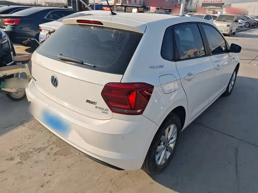 Polo Plus 1.5 L Auto Colorful Tech
