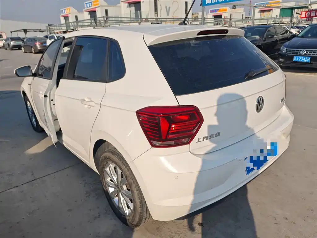 Polo Plus 1.5 L Auto Colorful Tech