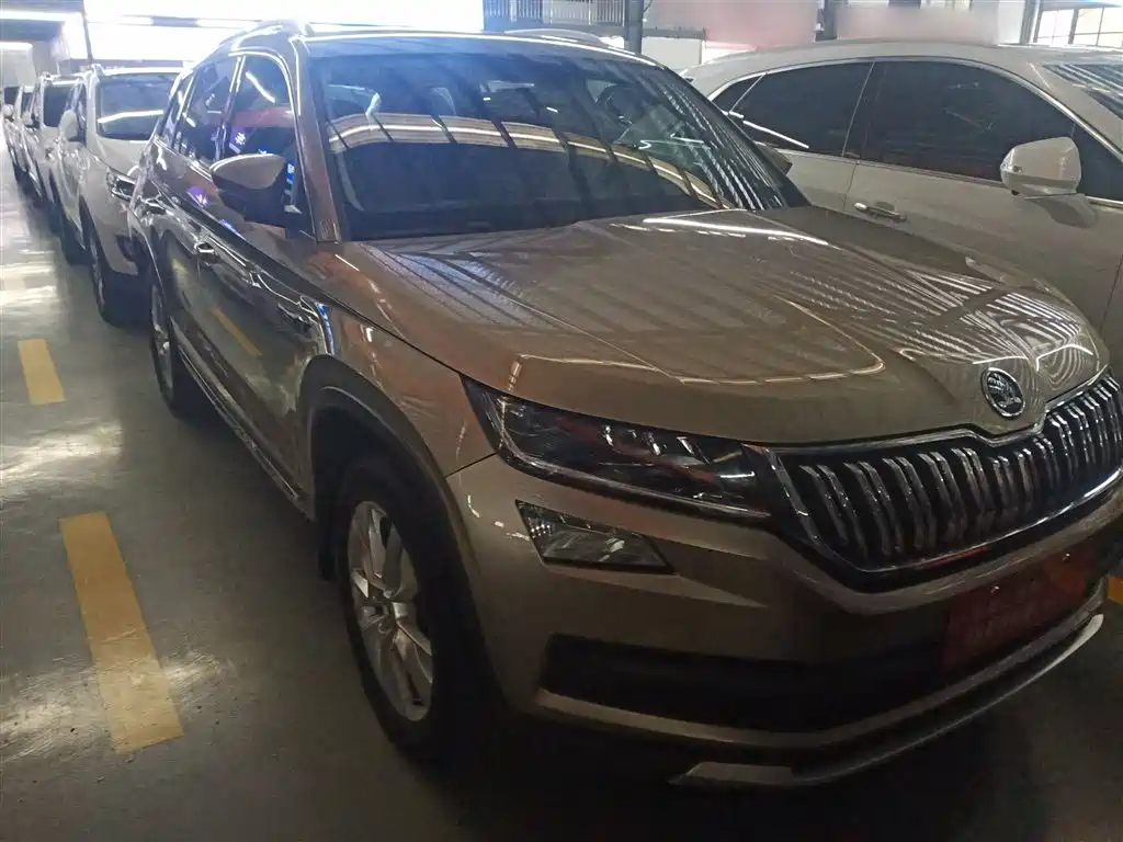 Kodiaq Facelift TSI330 5-seat 2 WD Luxury Enjoyment