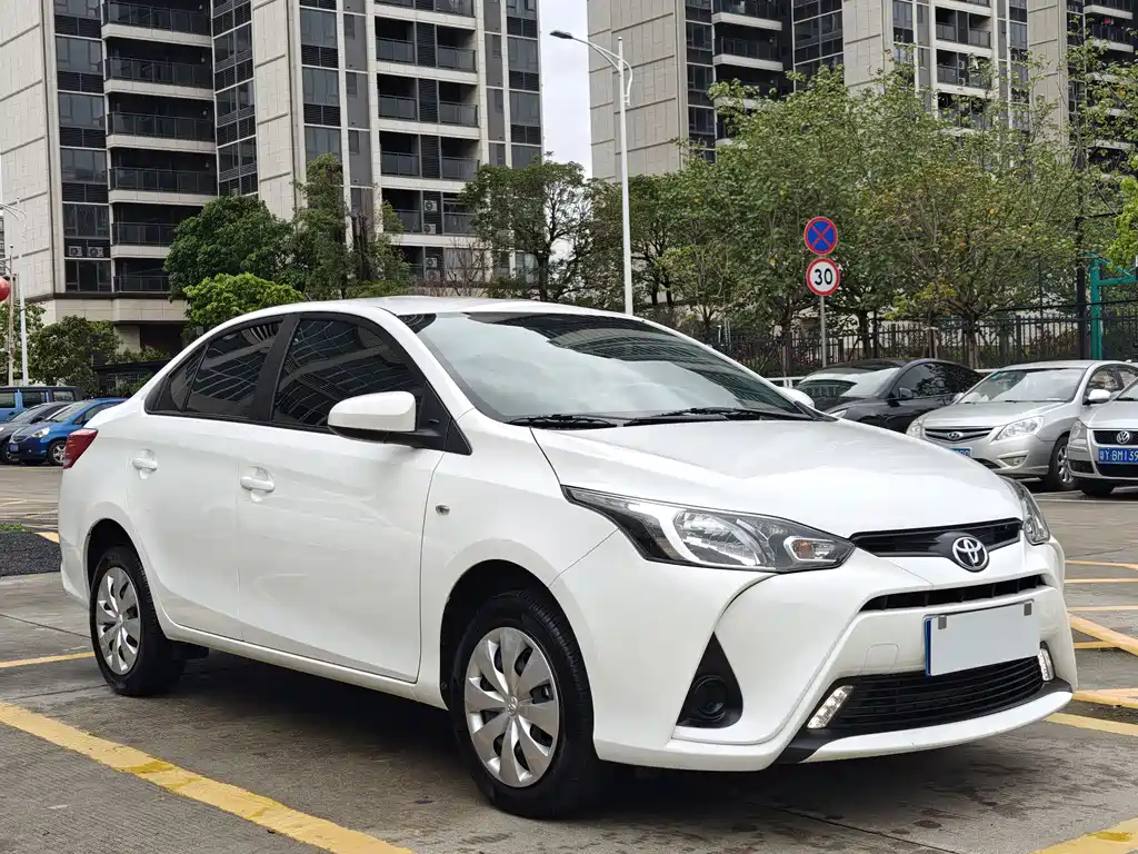 YARiS L Zhixiang 1.5 L CVT Leading