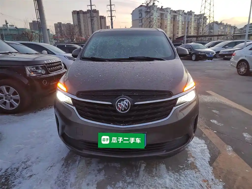 Buick GL8 Land Official Cabin 652 T Luxury