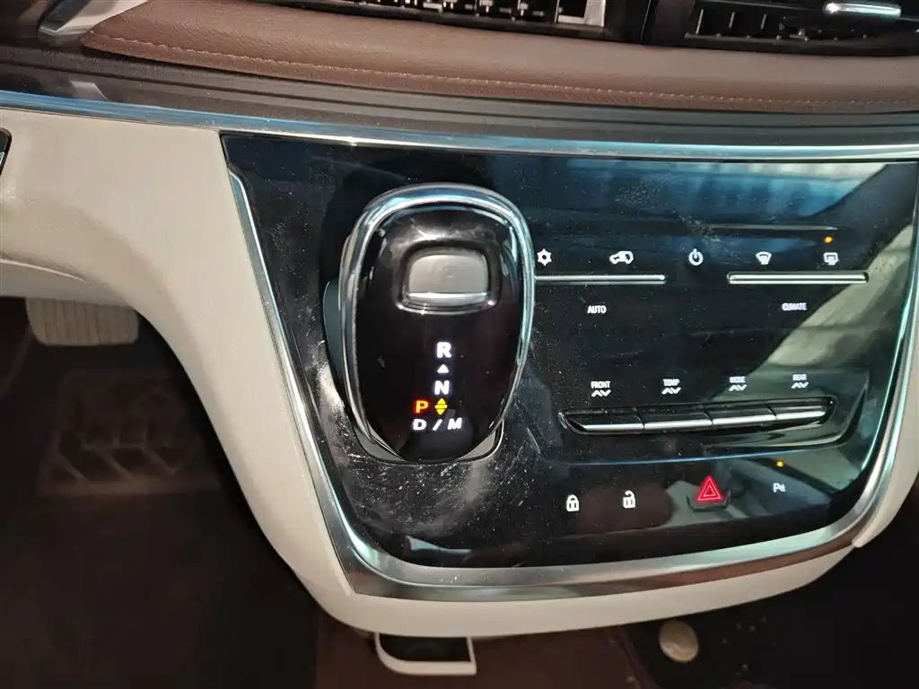 Buick GL8 Land Official Cabin Comfort