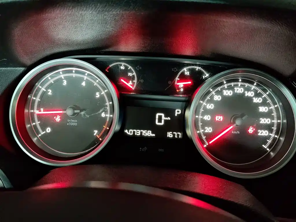 Peugeot 408 1.6 T Auto Luxury