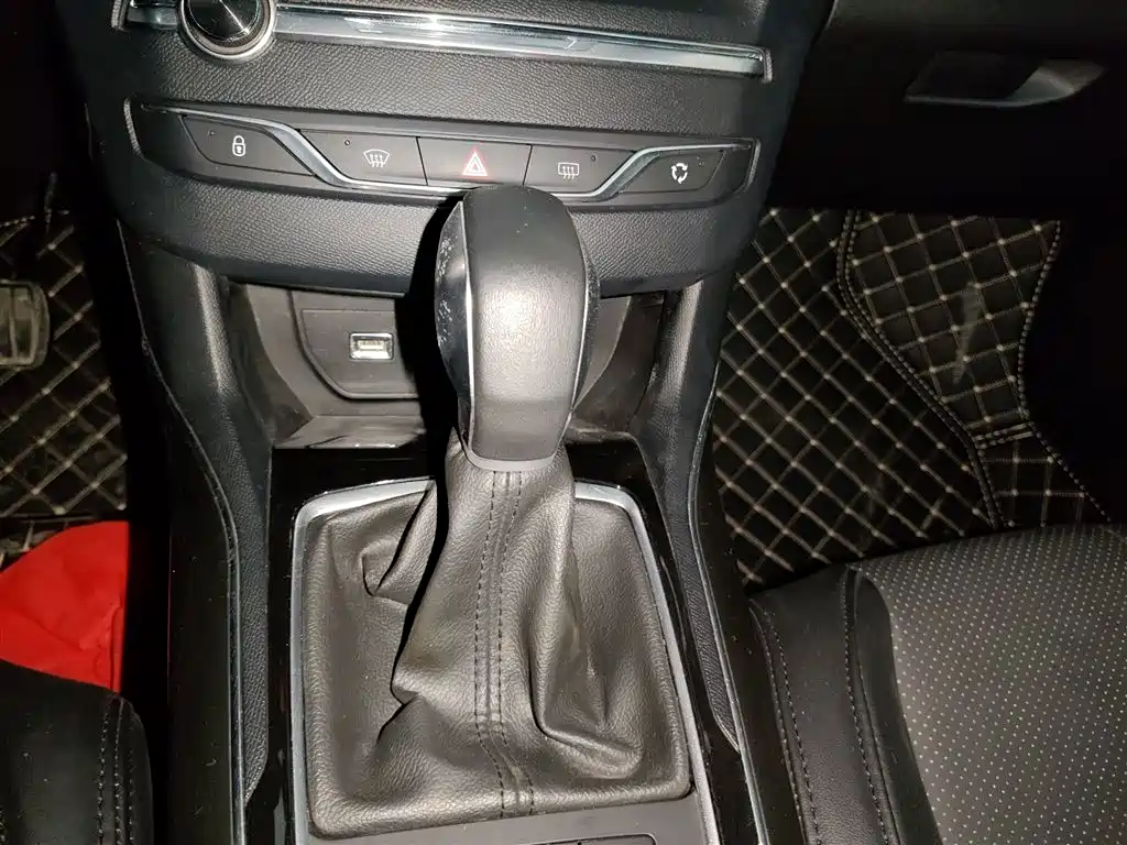 Peugeot 408 1.6 T Auto Luxury