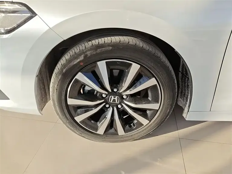 Honda Civic 2.0 L e:HEV Pioneer