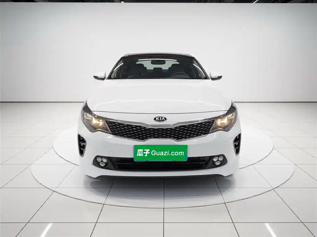 Kia K5 1.6 T Auto LUX