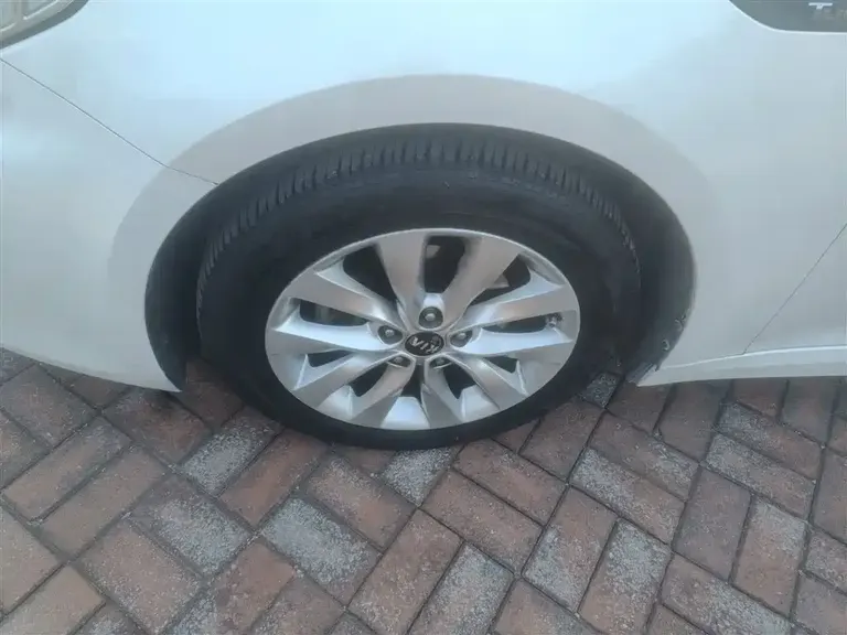 Kia K5 1.6 T Auto LUX