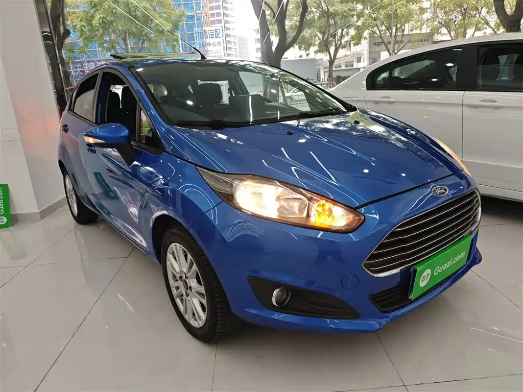 Fiesta Hatchback 1.5 L Auto Fashionable