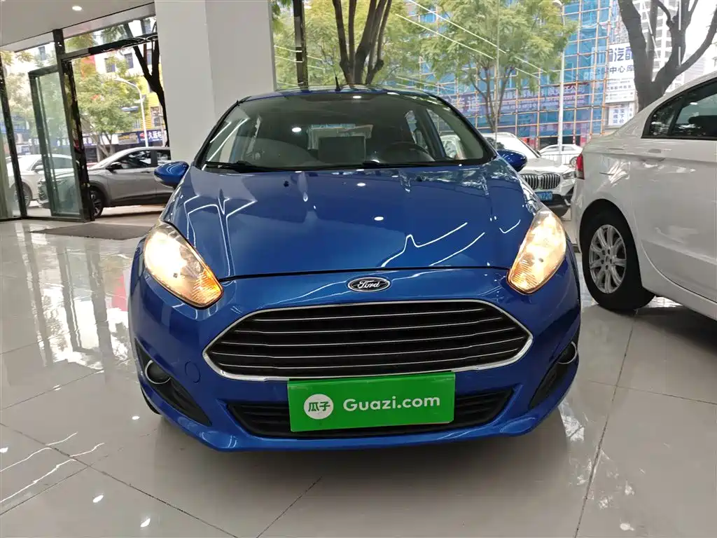 Fiesta Hatchback 1.5 L Auto Fashionable