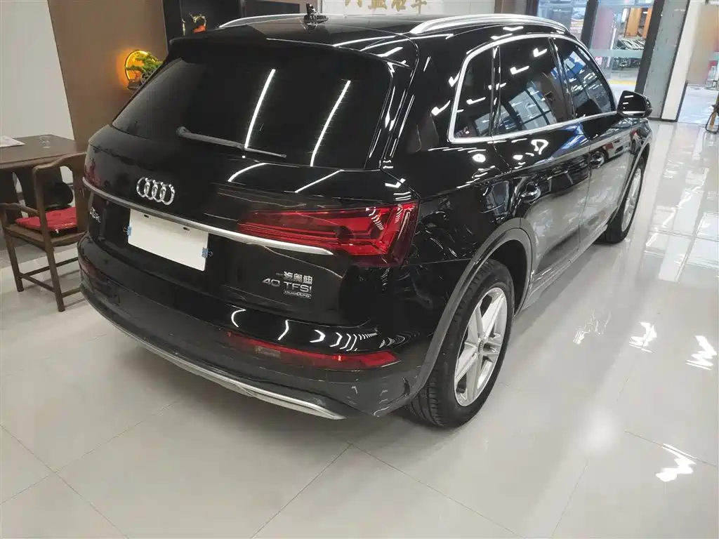 Audi Q5 L 40 T Fashion Elegant